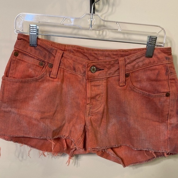 Levi’s Cutoff Shorts Premium Pink Low Rise Raw Hem Denim Jean Size 26 - Picture 4 of 16